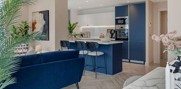 2 Bedroom Flat To Rent In Cantalowes Road, Camden, London, NW1