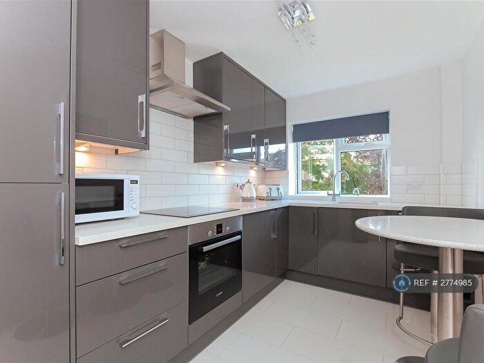 1 Bedroom Flat To Rent In Suffolk Close, Slough, SL1