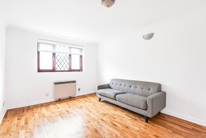 1 Bedroom Flat To Rent In Harton Street, Deptford, SE8