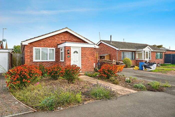 4 Bedroom Bungalow For Sale In Westbourne, Honeybourne, Evesham, Worcestershire, WR11
