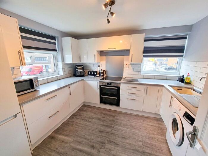 3 Bedroom Flat For Sale In Gale Moor Avenue, Alverstoke, Gosport, PO12