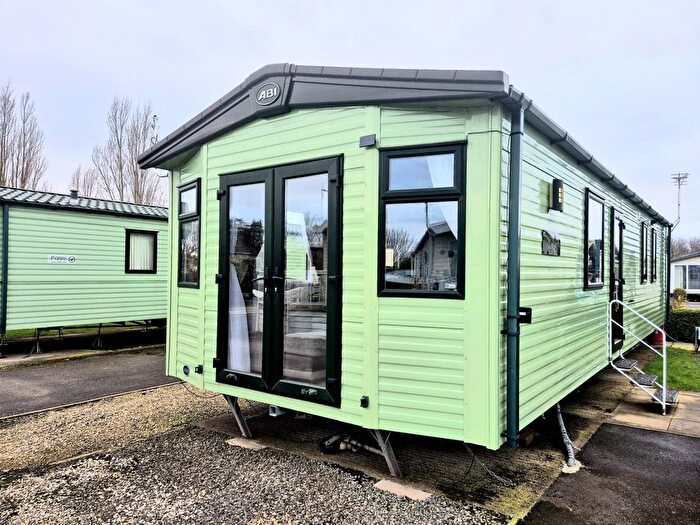 2 Bedroom Park Home For Sale In Southport New Rd Banks, Southport, PR9