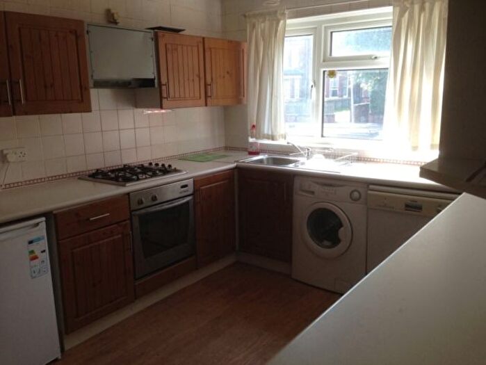 3 Bedroom Property To Rent In Belle Vue Road, Hyde Park, Leeds, LS3