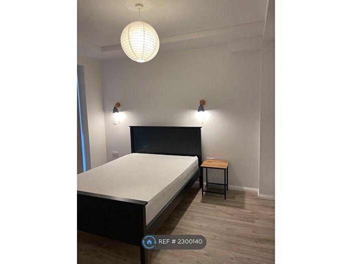 2 Bedroom Flat To Rent In Verney Close, Buckingham, MK18