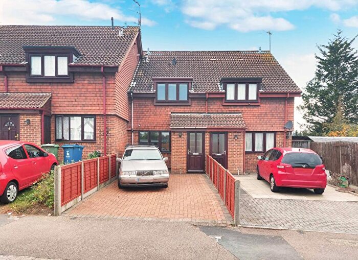 1 Bedroom Terraced House For Sale In Corbins Lane, Harrow, HA2