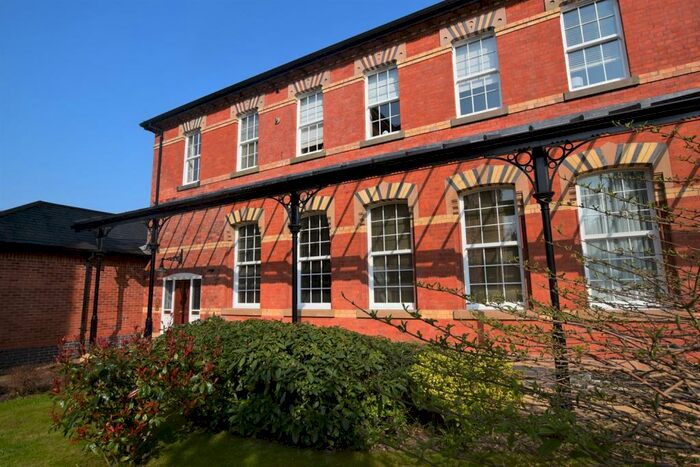 2 Bedroom Apartment To Rent In Kensington Square, Macclesfield, SK10