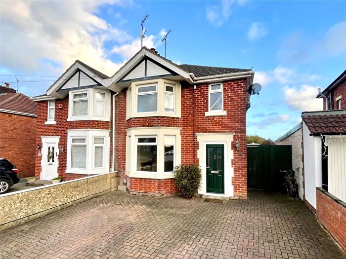 3 Bedroom Semi-Detached House To Rent In Vicarage Road, Swindon, Wiltshire, SN2