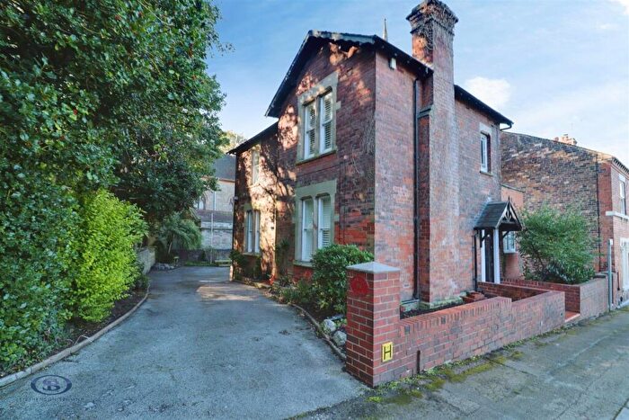 4 Bedroom Detached House For Sale In West Street, Newcastle-Under-Lyme, ST5