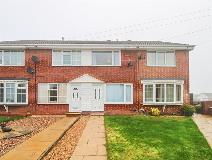 2 Bedroom Terraced House For Sale In Pildacre Lane, Ossett, WF5