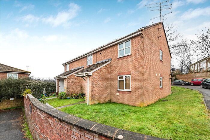 1 Bedroom Flat For Sale In Walnut Park, Haywards Heath, West Sussex, RH16