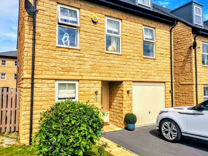 5 Bedroom Property To Rent In Fraser Way, Wakefield, WF1