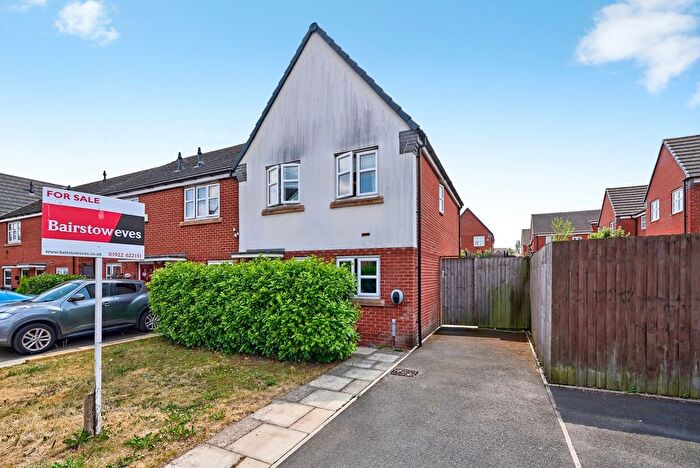 3 Bedroom End Terrace House For Sale In Plover Street, Walsall, West Midlands, WS3