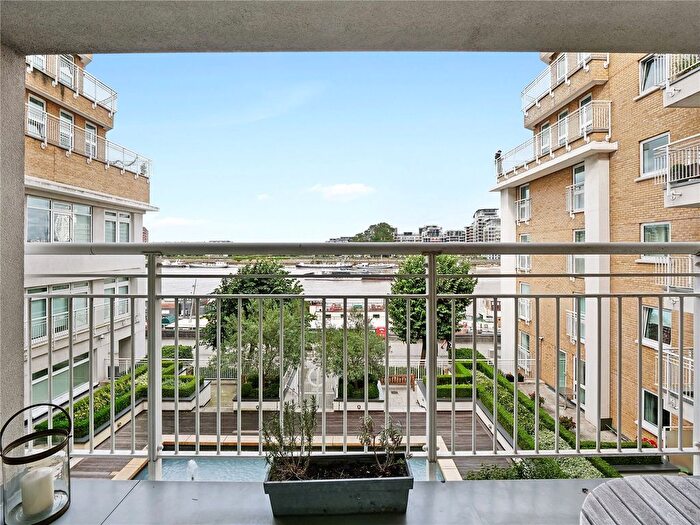 2 Bedroom Flat To Rent In Oyster Wharf, Lombard Road, SW11