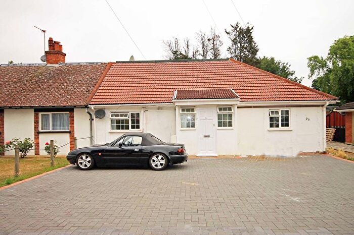 3 Bedroom Flat To Rent In Highfield Road, Acton, W3