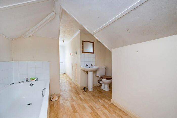 1 Bedroom Flat To Rent In Broadwater Road, Broadwater, Worthing, BN14