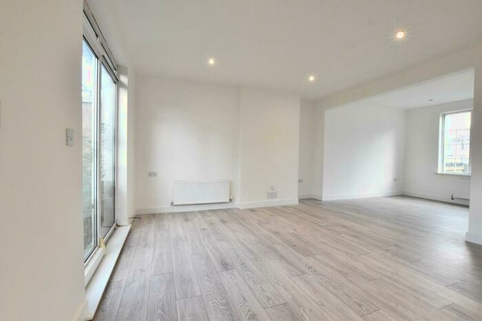 3 Bedroom House To Rent In Davy Avenue, Scunthorpe, DN15