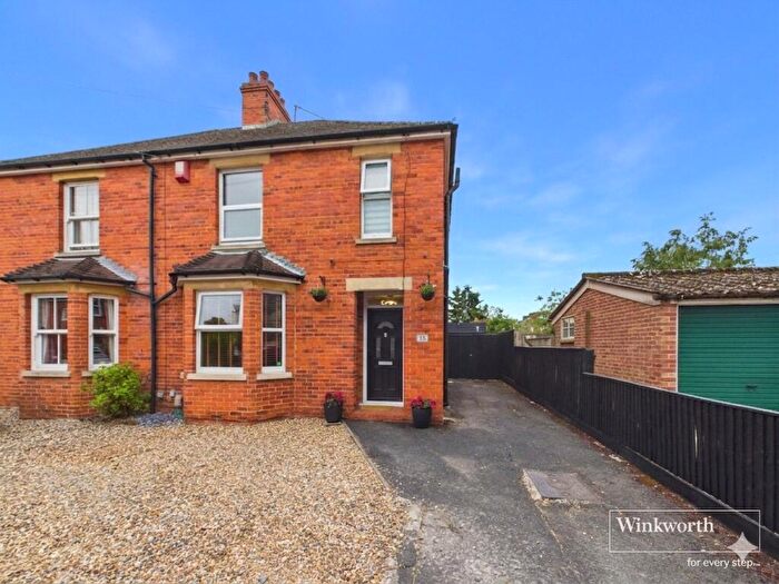 3 Bedroom Semi Detached House For Sale In Battle Road, Newbury, RG14