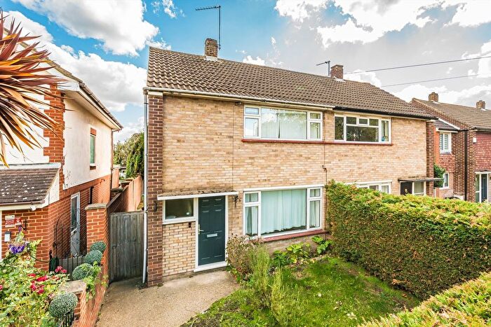 2 Bedroom Property For Sale In Chertsey Road, Twickenham, TW2