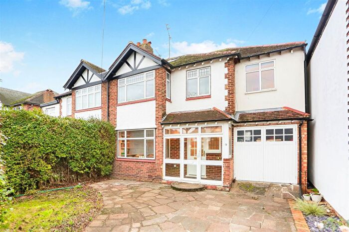 5 Bedroom Semi Detached House For Sale In St. Clair Drive, Worcester Park, KT4