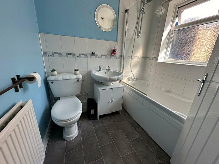 3 Bedroom End Of Terrace House For Sale In Heath Road, Stapenhill, Burton-on-Trent, DE15