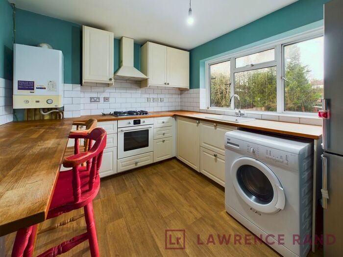 2 Bedroom Property To Rent In Lloyd Court, Pinner, HA5