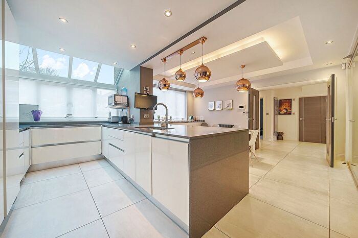 5 Bedroom Detached House For Sale In The Reddings, Mill Hill, NW7