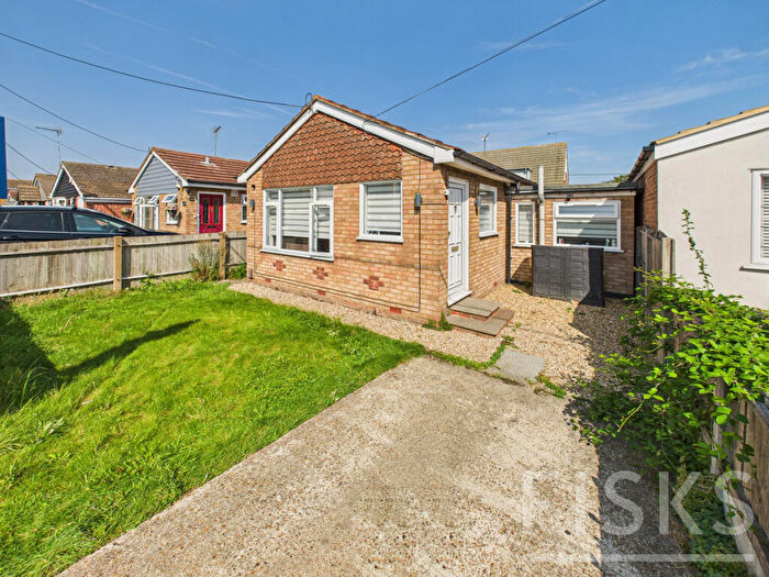 2 Bedroom Bungalow For Sale In Brandenburg Road, Canvey Island, SS8