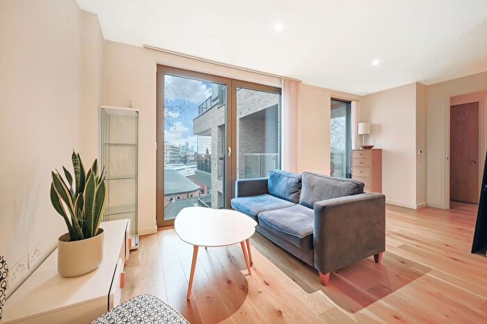 1 Bedroom Flat To Rent In Camberwell Passage, London, SE5