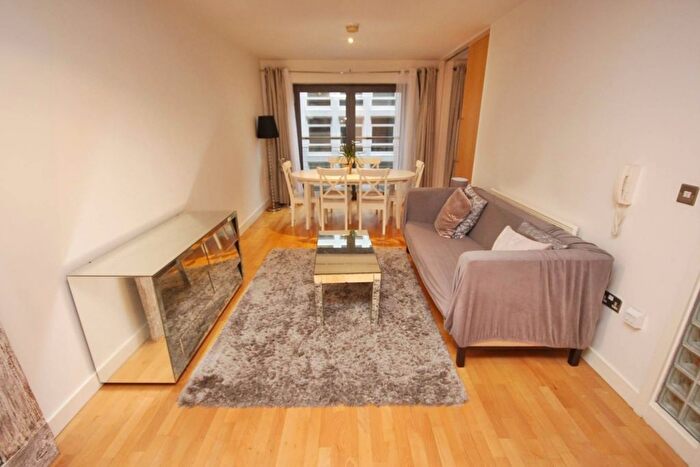 2 Bedroom Flat To Rent In Rossetti Place, Manchester, M3