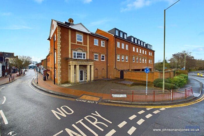 1 Bedroom Apartment For Sale In Portman House, Chertsey, Surrey, KT16
