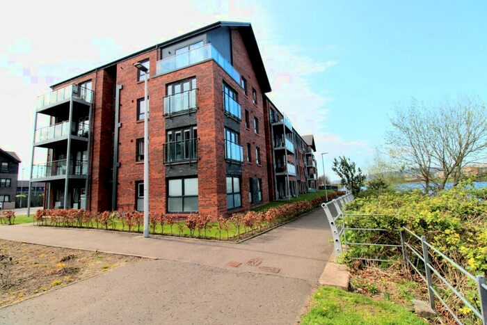 2 Bedroom Flat To Rent In Fingal Avenue, Renfrew, PA4