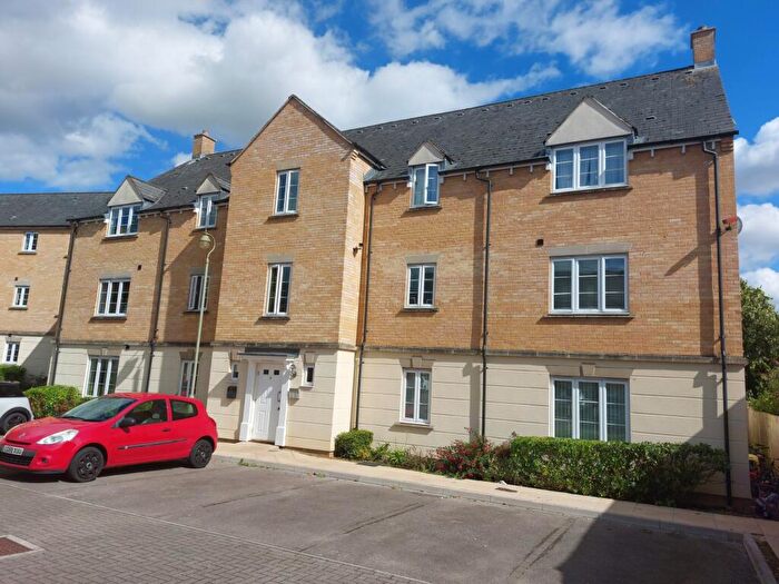 1 Bedroom Apartment For Sale In Harvest Grove, Witney, Oxfordshire, OX28