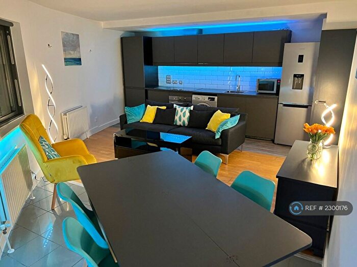 2 Bedroom Flat To Rent In Chronos Building, Whitechapel London, E1