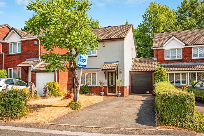 3 Bedroom Detached House For Sale In Dorrington Green, Birmingham, B42