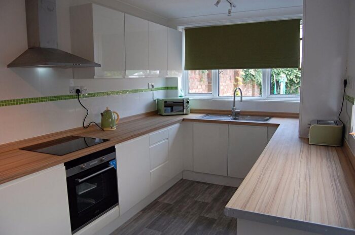 4 Bedroom Terraced House To Rent In Milner Road, Gillingham, ME7