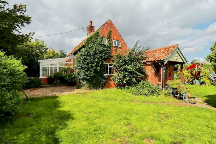 3 Bedroom Detached House For Sale In Friday Street, Farnham, Saxmundham, IP17