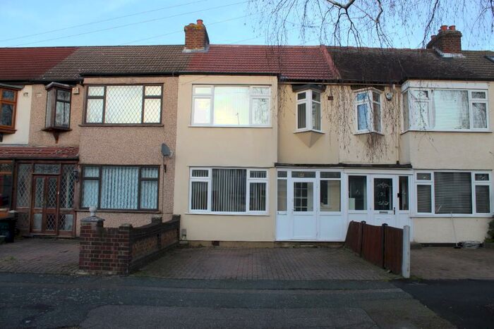 3 Bedroom Terraced House To Rent In Grove Park Road, Rainham, Essex, RM13