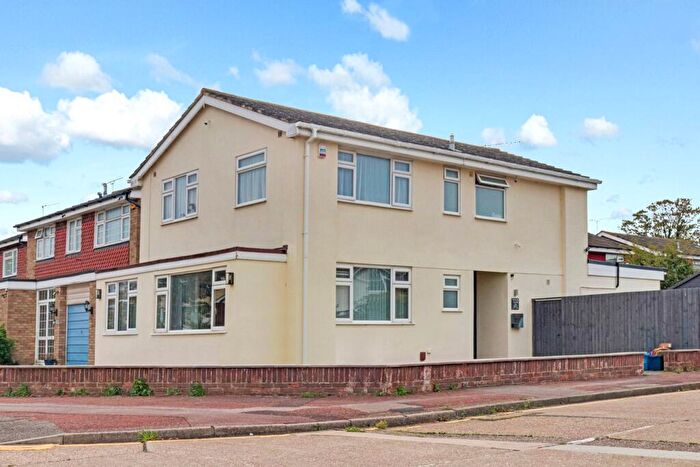 5 Bedroom Detached House For Sale In Barnstaple Road, Thorpe Bay, SS1