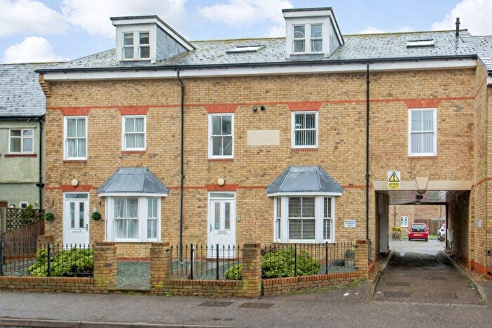 2 Bedroom Flat For Sale In Park Road, Herne Bay, CT6