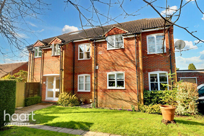 1 Bedroom Apartment For Sale In Beacon Hill Road, Hindhead, GU26
