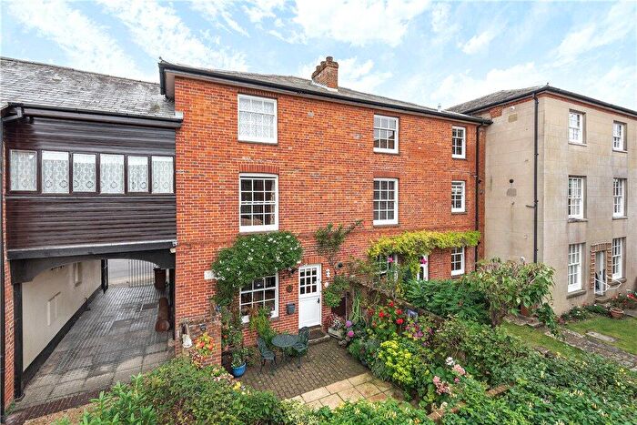 4 Bedroom Terraced House For Sale In Church Street, Romsey, Hampshire, SO51