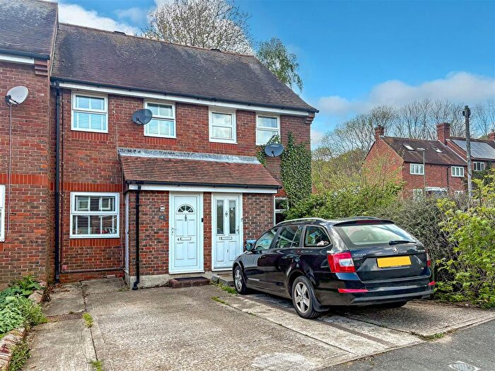 2 Bedroom Terraced House For Sale In Ellis Close, Arundel, BN18