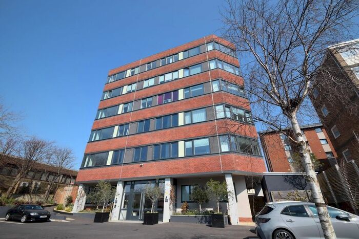 1 Bedroom Flat To Rent In Upperton Road, Eastbourne, BN21