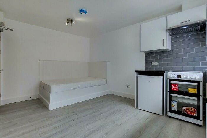 Studio To Rent In Sunnyside Terrace, London, NW9