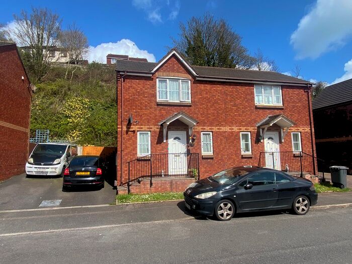 2 Bedroom Semi-Detached House To Rent In Windward Road, Torquay, TQ2