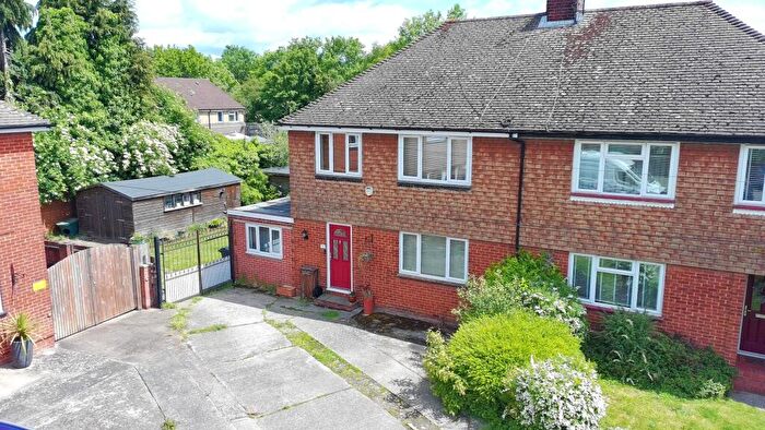 3 Bedroom Semi-Detached House For Sale In Waghorn Road, Snodland, ME6