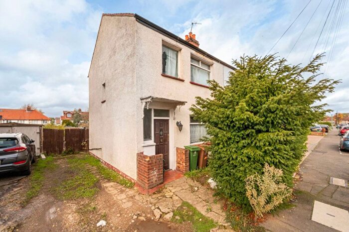 2 Bedroom Terraced House For Sale In Washington Road, Worcester Park, KT4