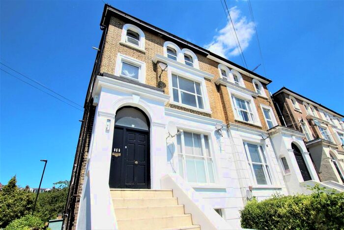 2 Bedroom Flat To Rent In Woodland Road, London N11