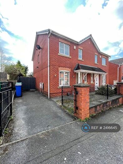 3 Bedroom Semi-Detached House To Rent In Carriage Drive, Manchester, M40