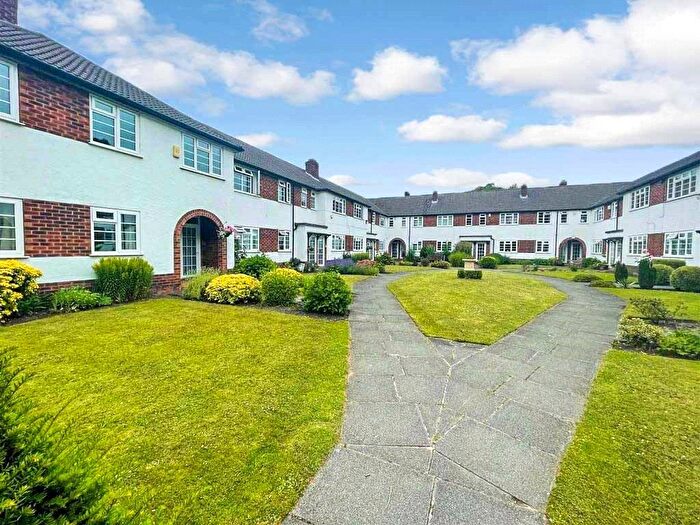 3 Bedroom Flat For Sale In Brooklands Road, Sale, M33